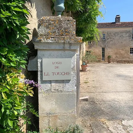 Logis De La Touche 3*
