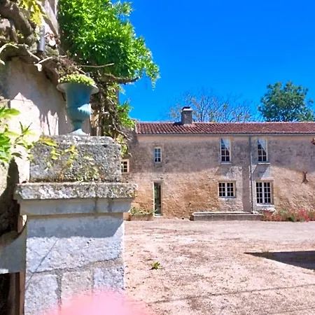Logis De La Touche 3*