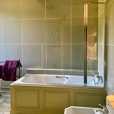 Logis De La Touche Bed & Breakfast