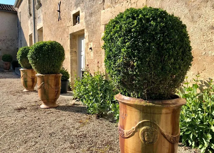 Logis De La Touche 3* Saint-Hilaire-des-Loges